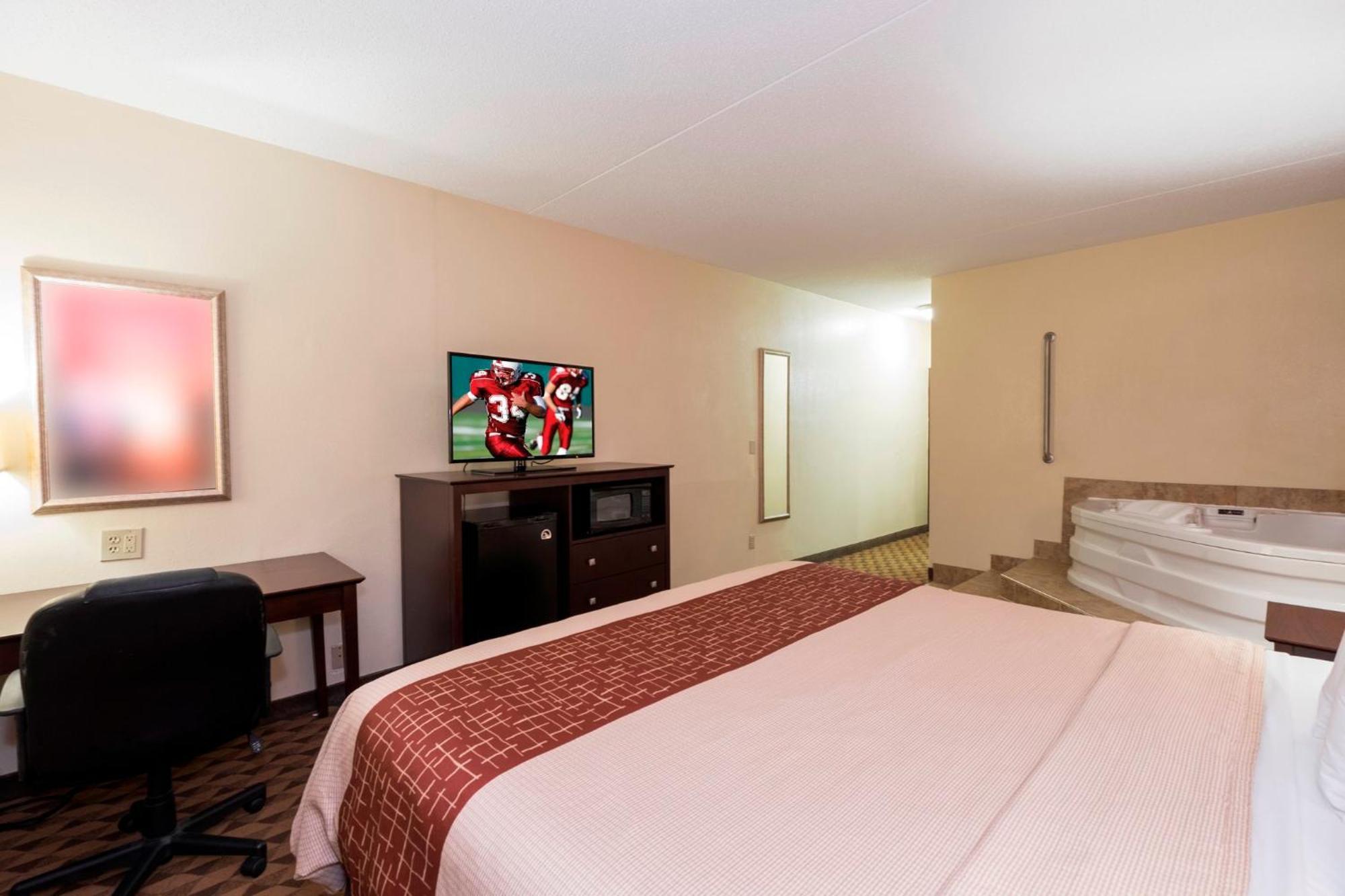 Red Roof Inn & Suites Cincinnati North-Mason Buitenkant foto